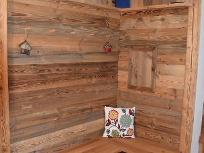 Garderobe in Altholz.JPG